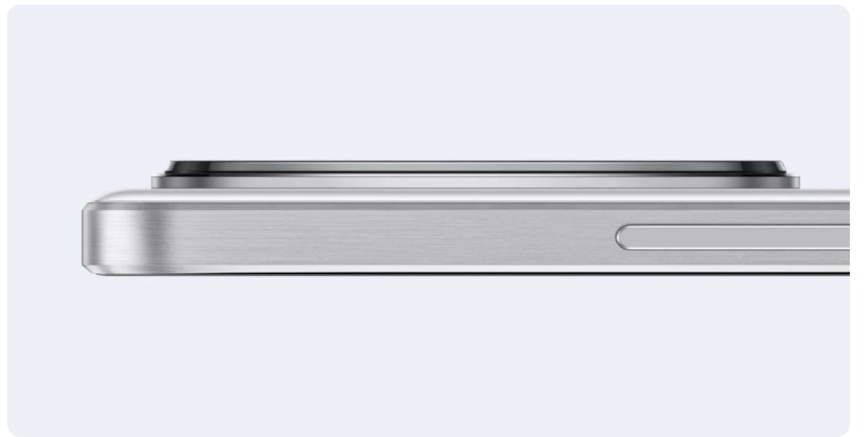 phần khung viền của realme GT7 có họa tiết phay xước