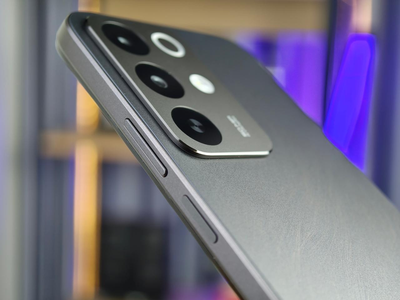 Khung viền realme C85 4G cứng cáp