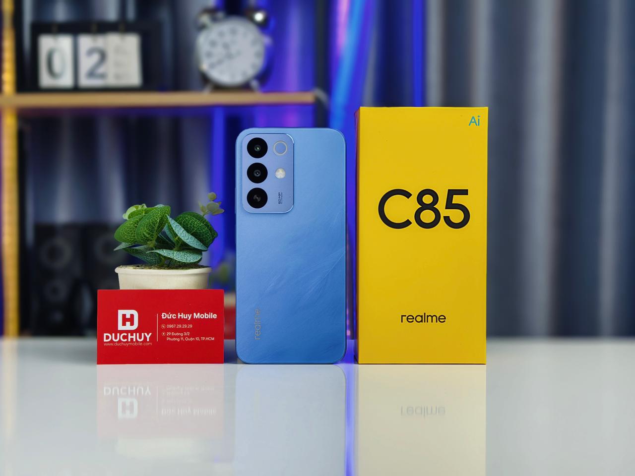 Màn hình AMOLED 6.8 inch sáng rõ