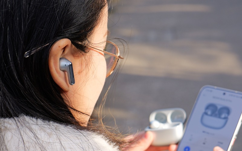 Khử tiếng ồn 55dB và Deep Space Noise Cancellation 3.0