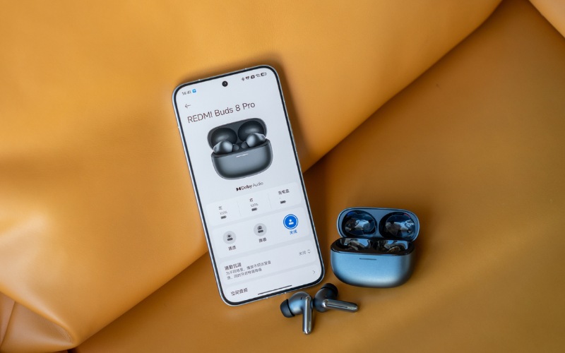 Pin sử dụng 35 giờ kèm sạc nhanh siêu tốc