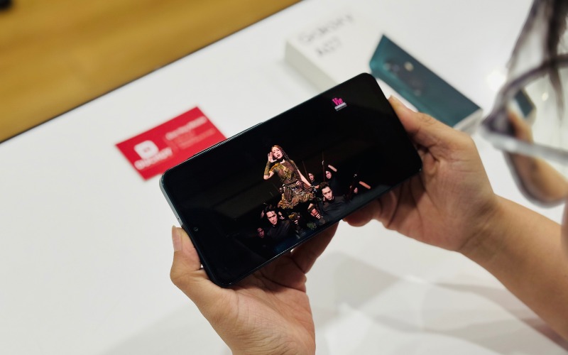 Màn hình kích thước lớn 6.7 inch