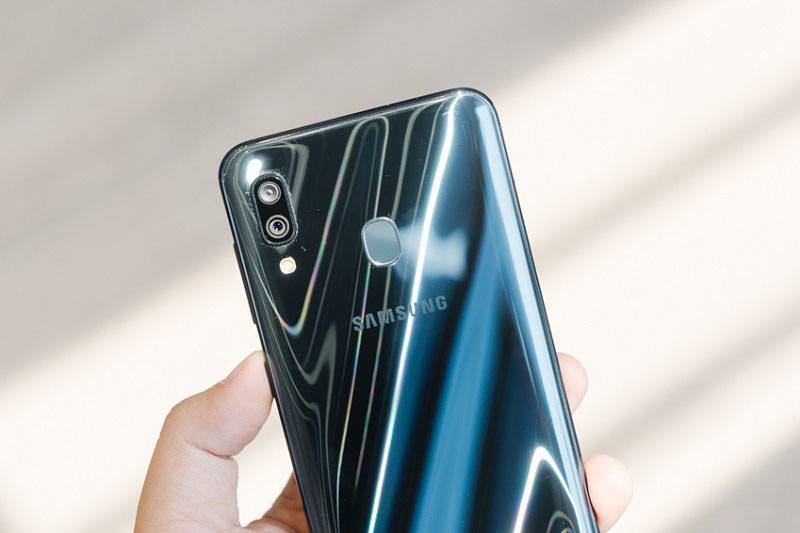 samsung galaxy a30 camera 