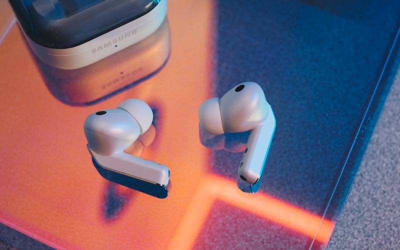 Chống ồn hiệu quả, đàm thoại rõ nét