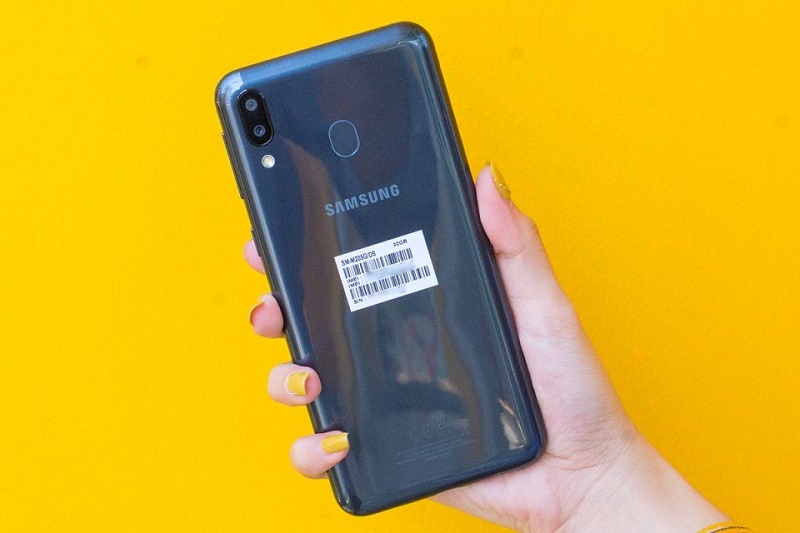 samsung galaxy m20 mặt lưng