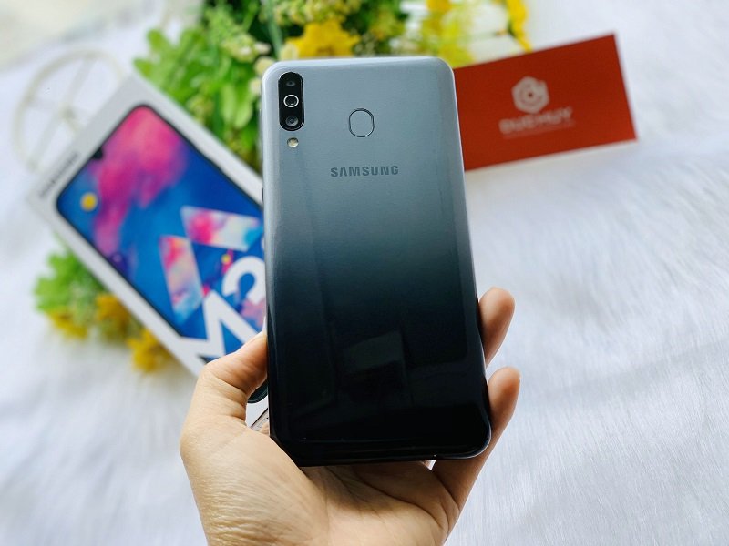 Thiết kế Samsung Galaxy M30