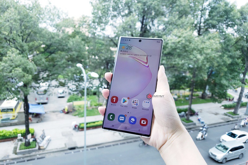 đánh giá note 10 plus 5g màu hình 
