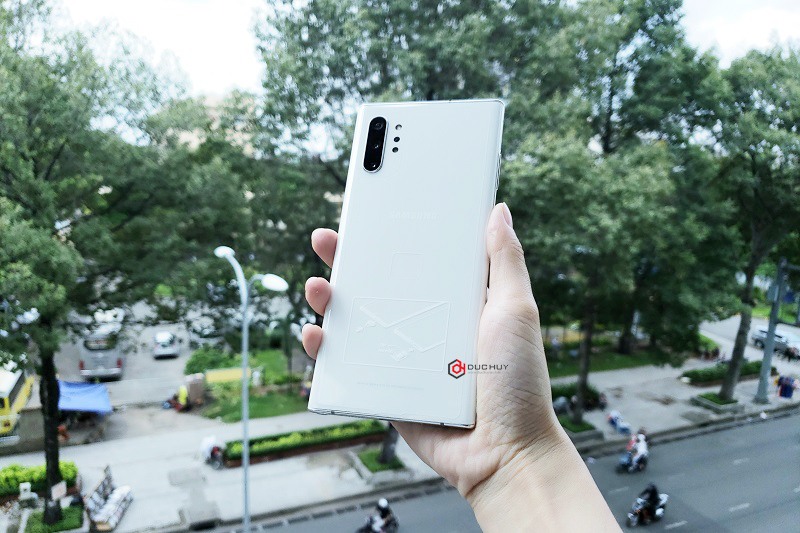 đánh giá note 10 plus 5g mặt lưng 