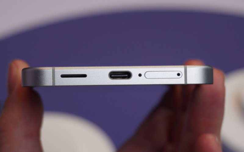Galaxy S25 FE 5G có pin 4.900mAh, sạc nhanh 45W