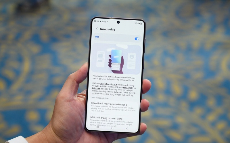 Pin 4300mAh đủ dùng