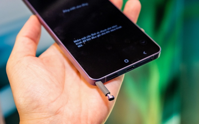 Pin 5000mAh không đổi, sạc nhanh 65W