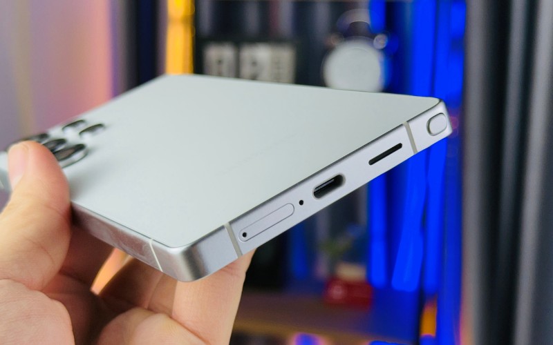 Pin 5000mAh không đổi, sạc nhanh 65W