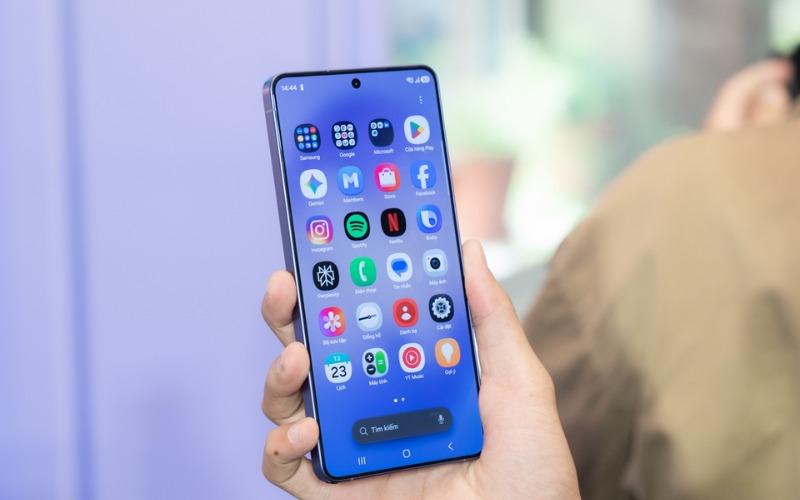 Màn hình tích hợp công nghệ chống chói