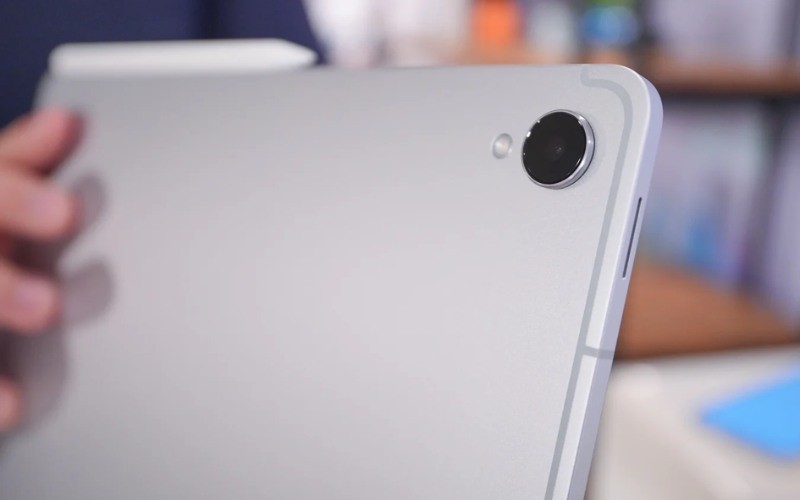 Camera chính 13MP hỗ trợ lấy nét nhanh