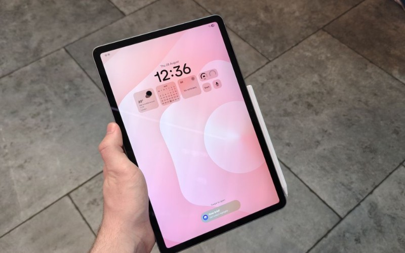 Pin 8400mAh và sạc nhanh 45W