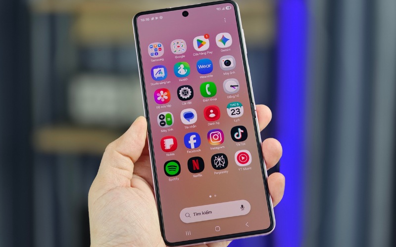 Hiệu năng mạnh mẽ với chip Exynos 2600