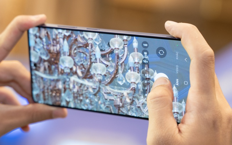 Camera 50MP hỗ trợ zoom 5x