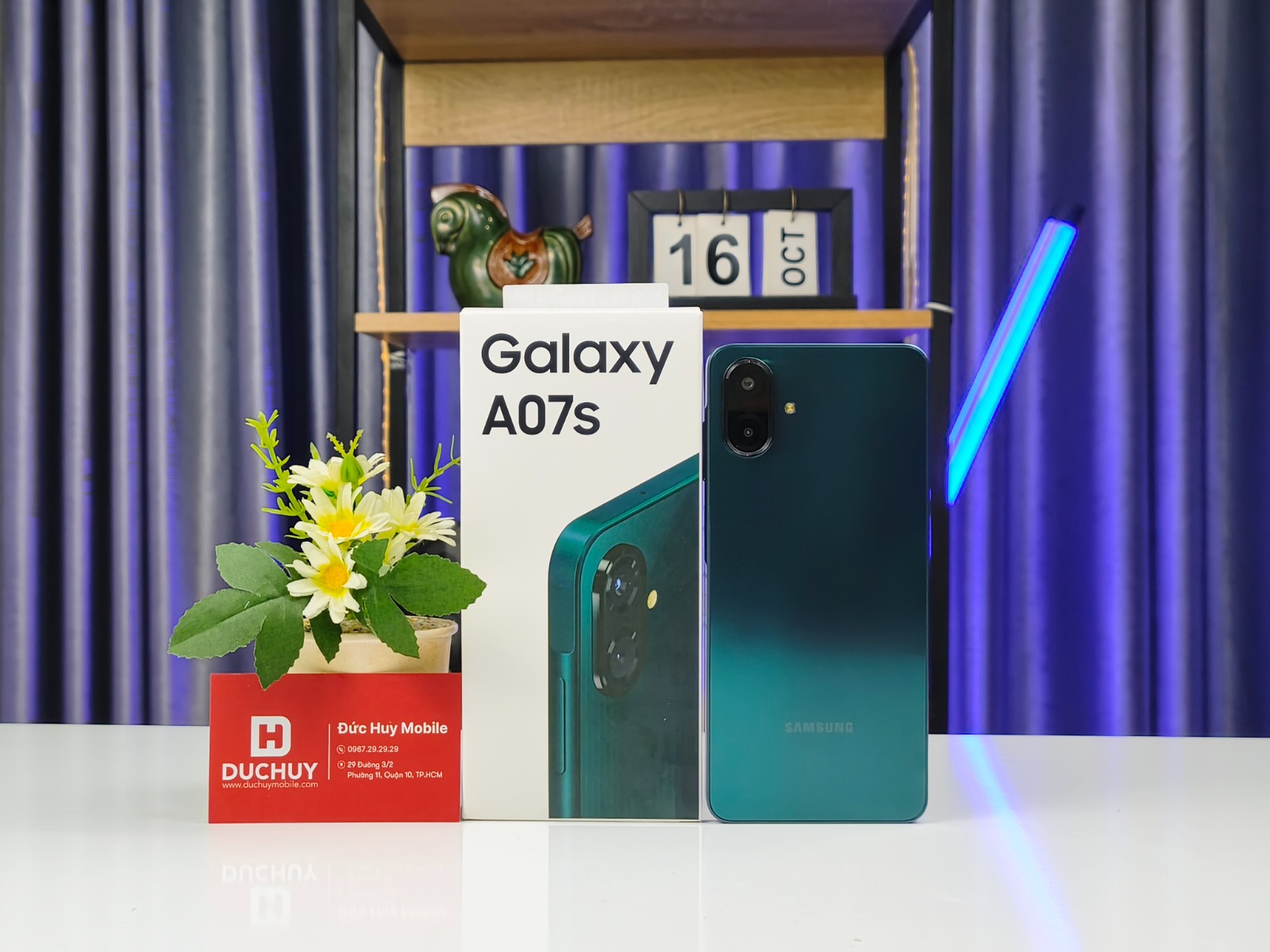màn hình PLS LCD kích thước 6,7 inch, độ phân giải HD+