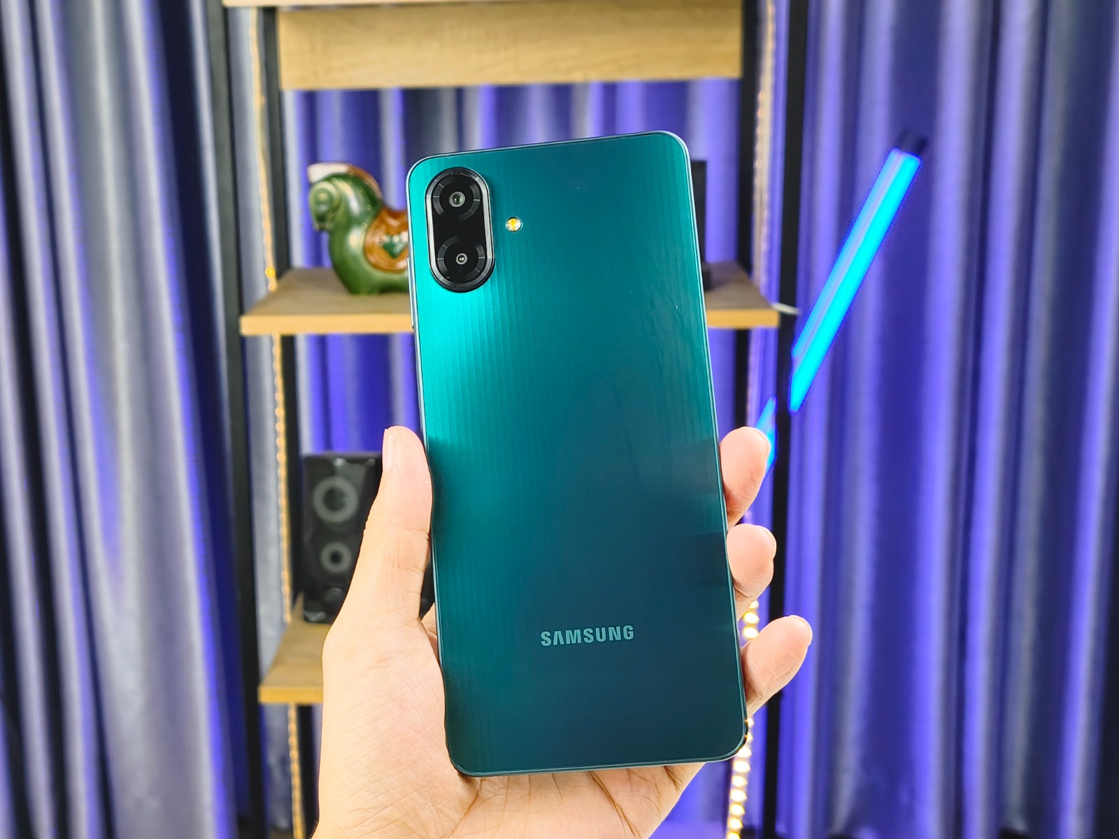 Samsung Galaxy A07s có thiết kế mỏng nhẹ