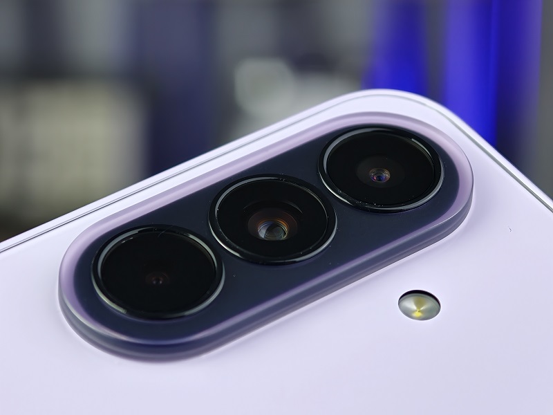 Camera 50 MP OIS chuyên nghiệp