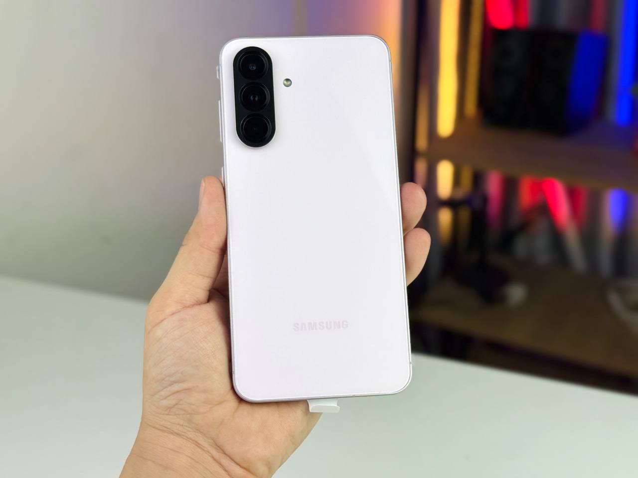 Samsung Galaxy A56 5G màu hồng