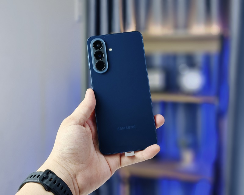 Samsung Galaxy A57 5G có pin 5000 mAh bền bỉ