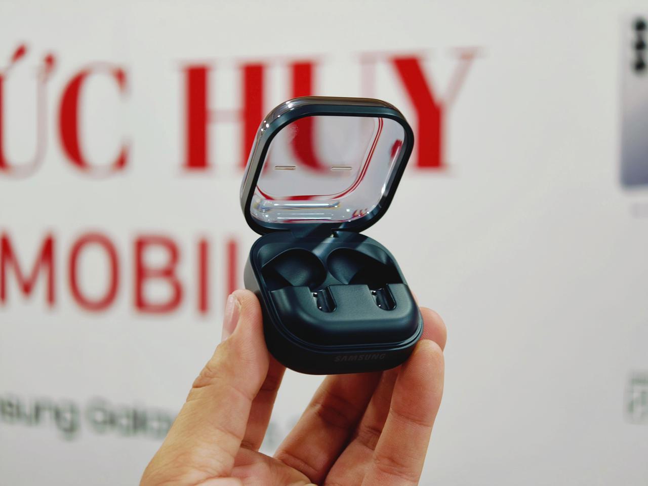 Tai nghe Samsung Galaxy Buds 4 Pro