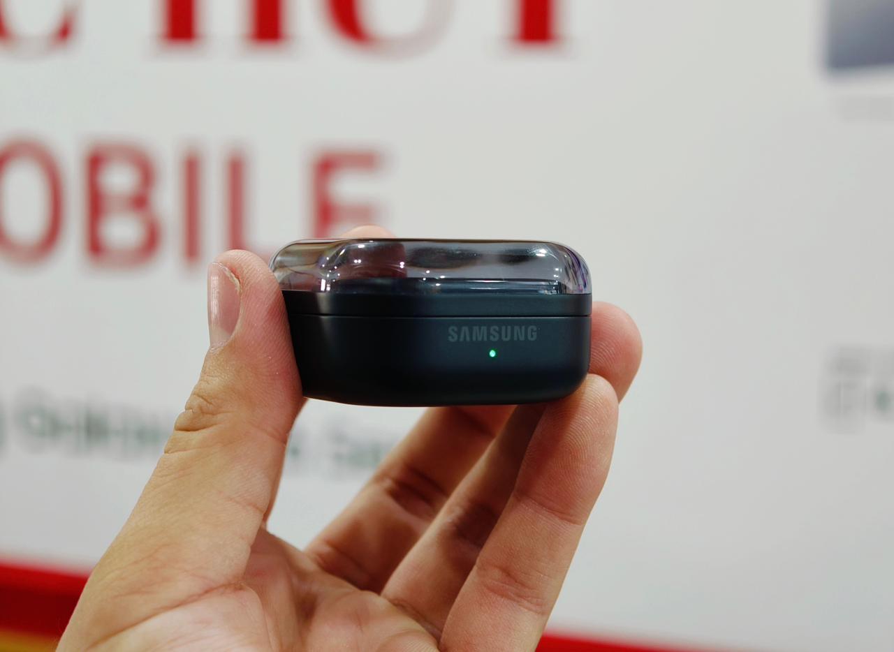 hộp sạc của Samsung Galaxy Buds 4 Pro