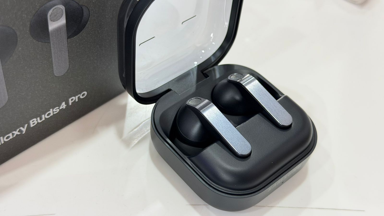 Samsung Galaxy Buds 4 Pro có thiết kế cao cấp