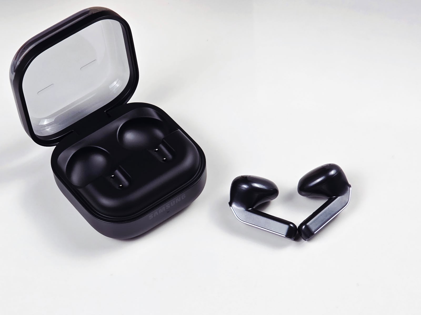 Tai nghe Samsung Galaxy Buds 4 có thiết kế cao cấp