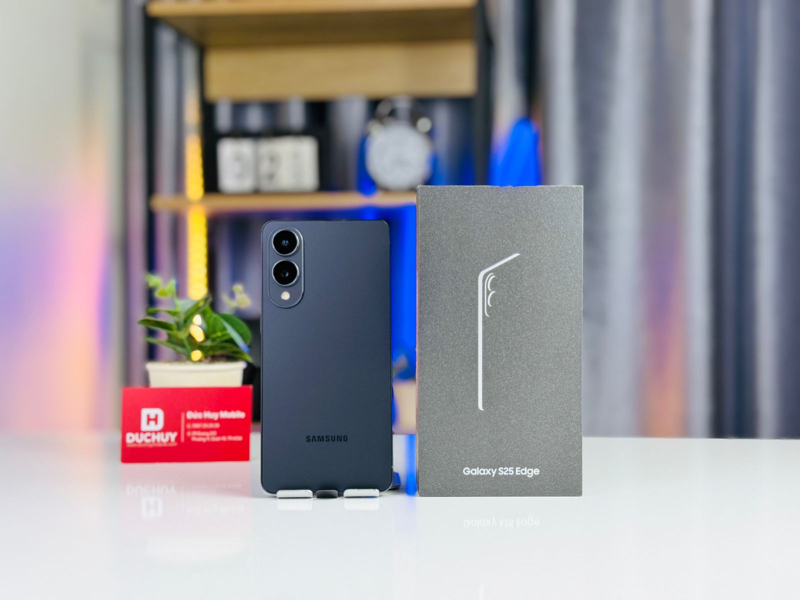 Dung lượng pin 3900mAh và sạc nhanh 25W