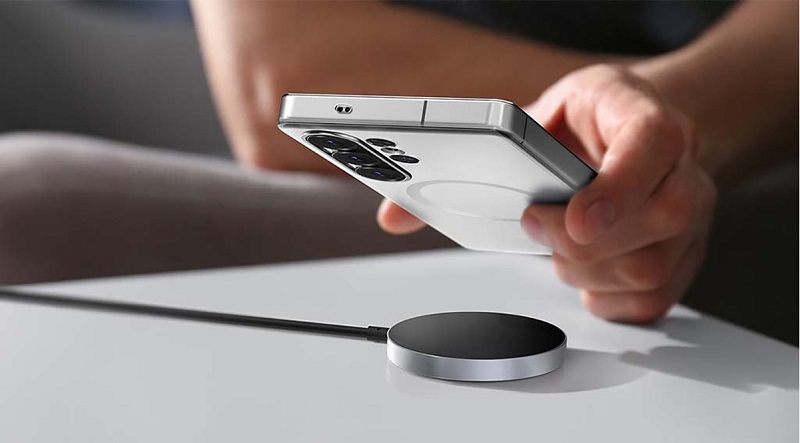 Galaxy S26 Ultra nâng cấp sạc không dây 25W 