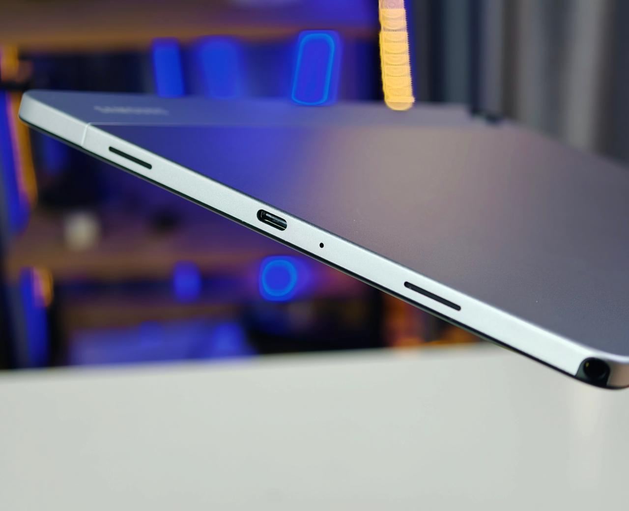 Pin 7040mAh, sạc 25W