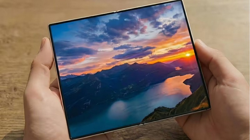 Samsung Galaxy Wide Fold có màn hình 7.6 inch rộng rãi
