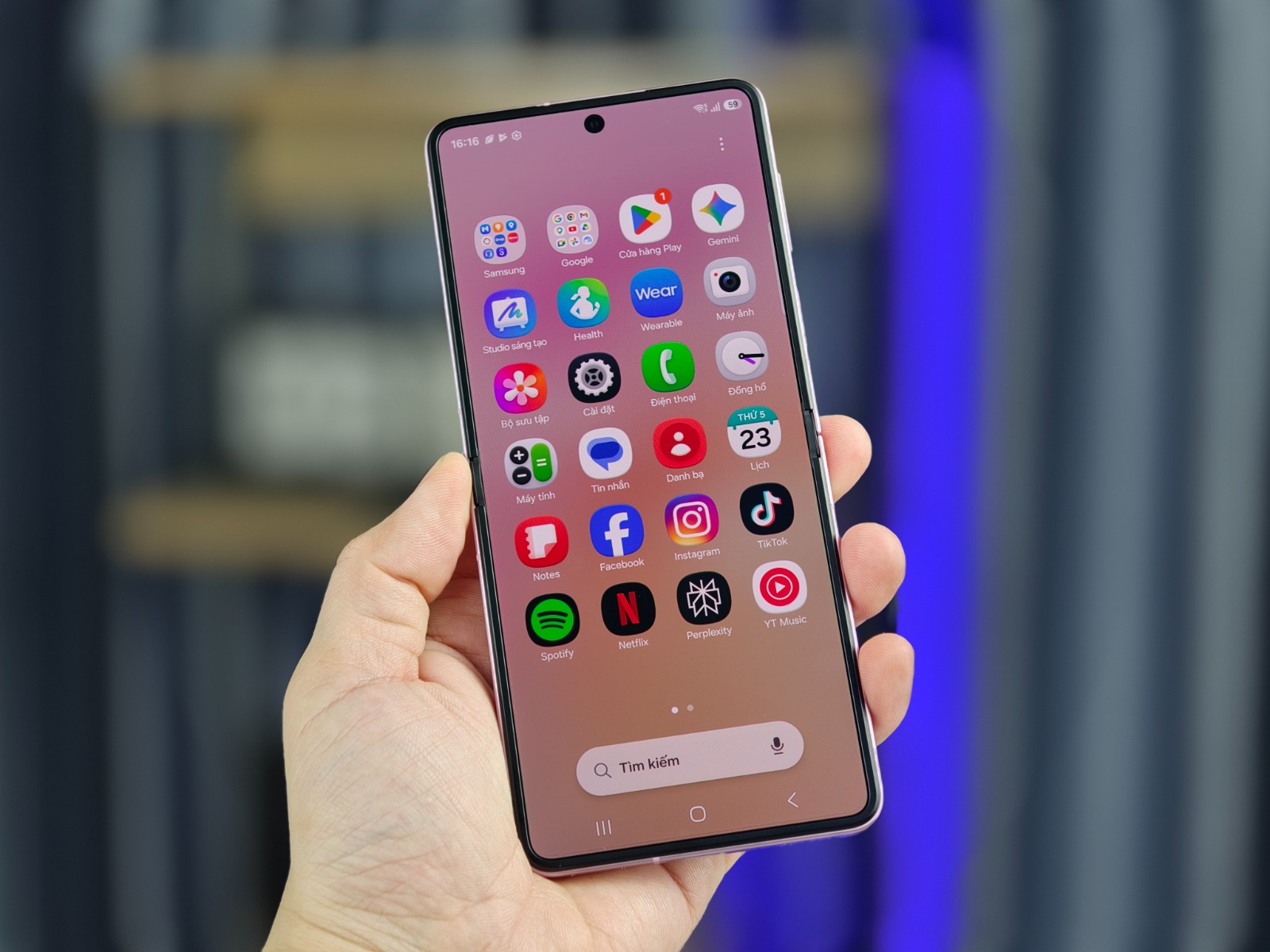 Galaxy Z Flip 8 512gb chạy vi xử lý Exynos 2600 
