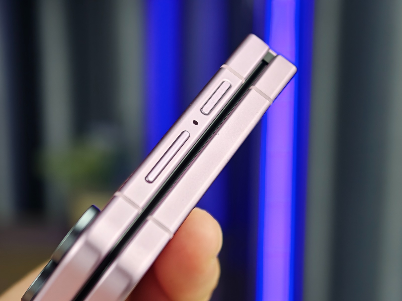 kích thước Galaxy Z Flip 8 512gb
