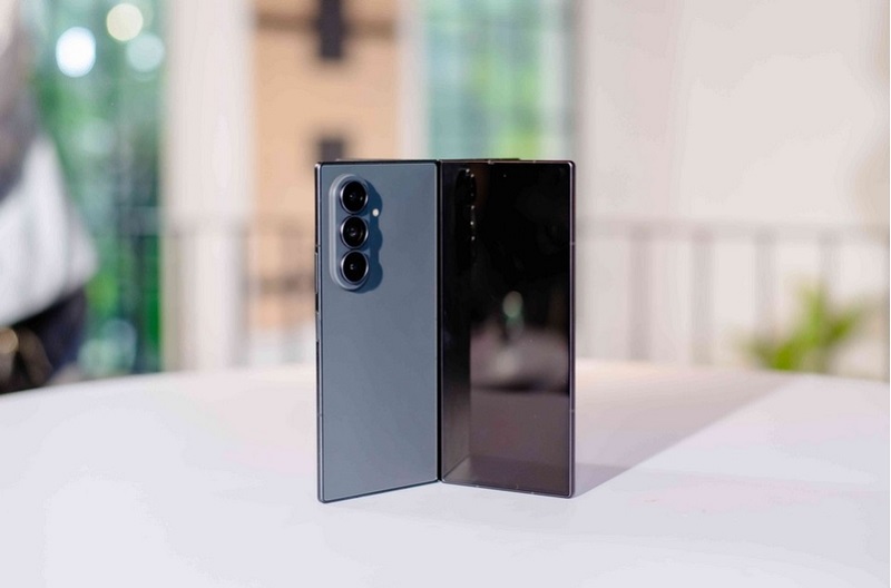 Galaxy Z Fold 8 Ultra màu Đen