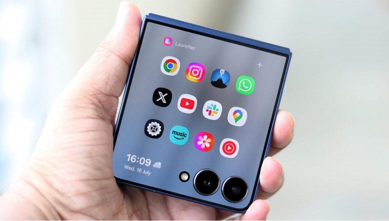Galaxy Z Flip 8 có bước tiến lớn với màn hình phụ