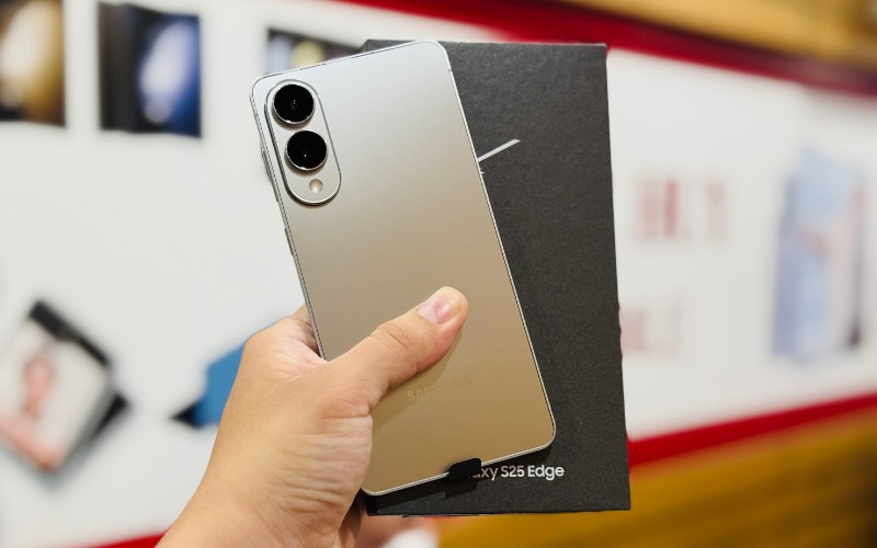 Dung lượng pin 3.900mAh đáp ứng tốt nhu cầu cơ bản