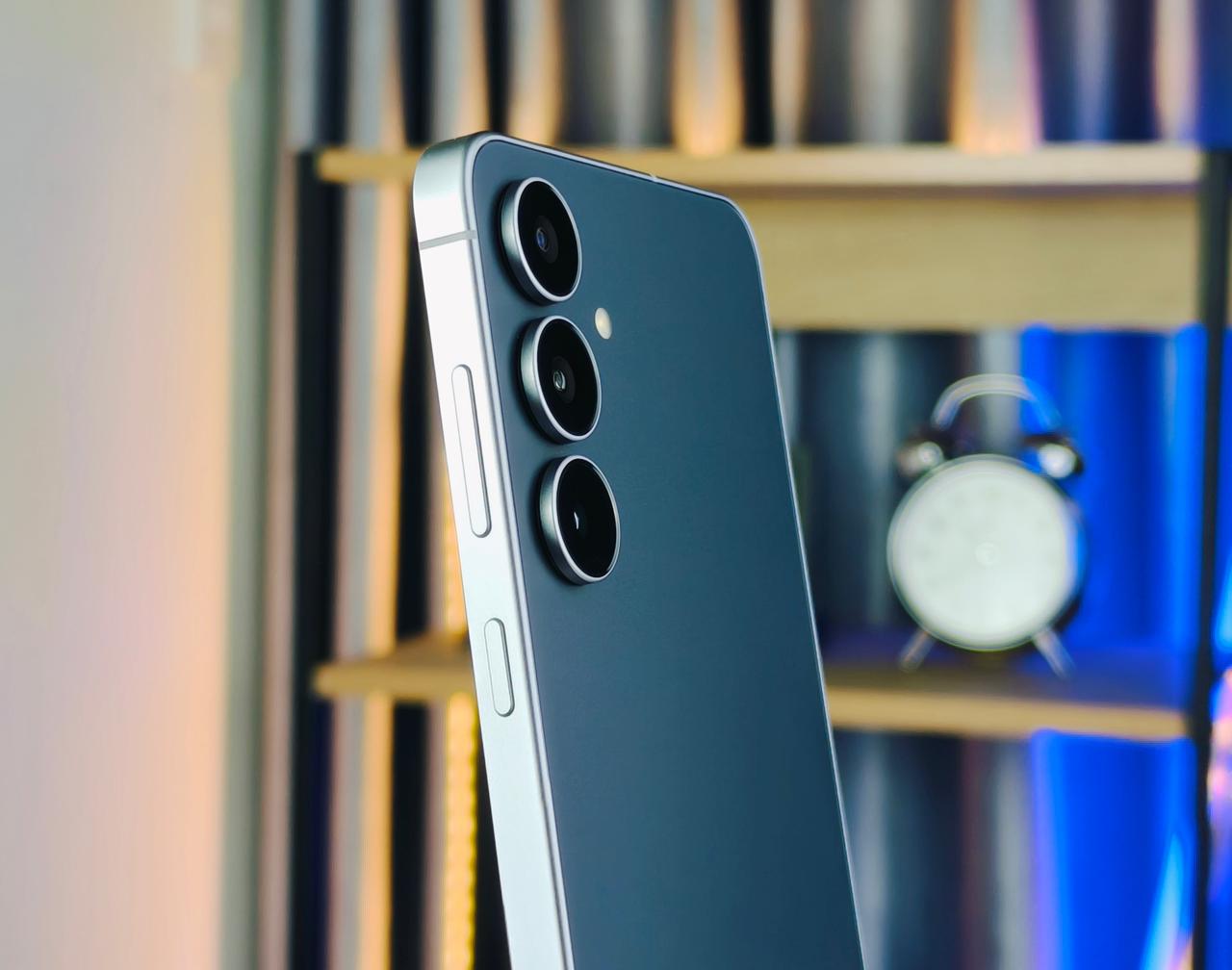 Samsung Galaxy S25 FE 5G có thiết kế mỏng nhẹ 