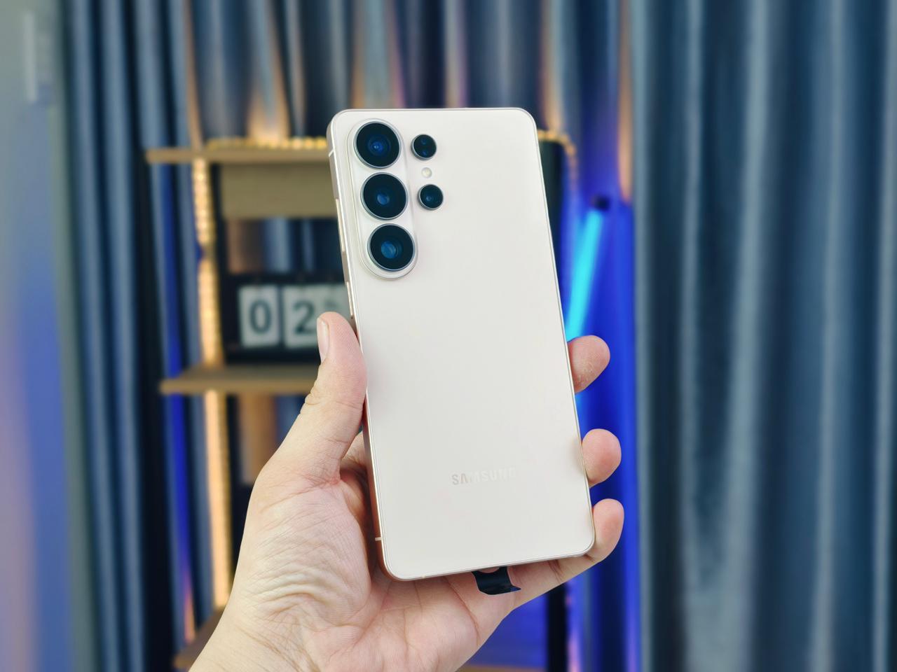 Galaxy S26 Ultra màu Vàng Hồng