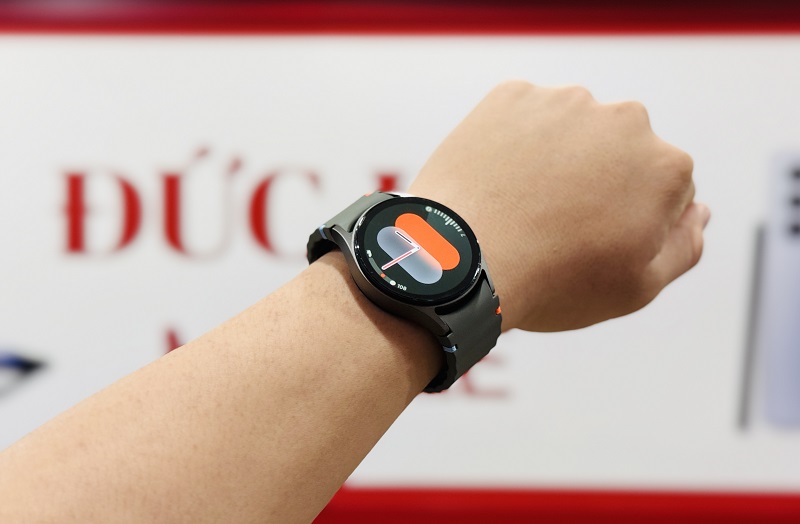 Samsung Galaxy Watch 7 LTE 40mm hỗ trợ kết nối nhanh, và có thể nghe gọi độc lập