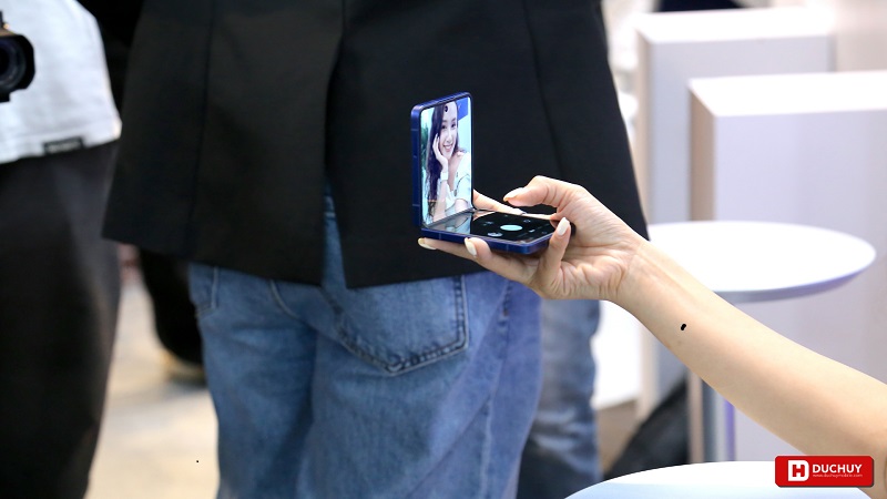 Trải nghiệm chụp ảnh trên Samsung Galaxy Z Flip 7