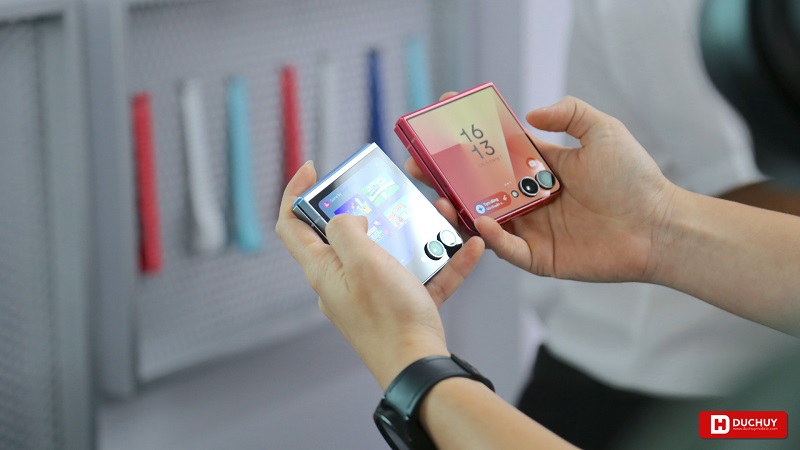 Trên tay Samsung Galaxy Z Flip 7 