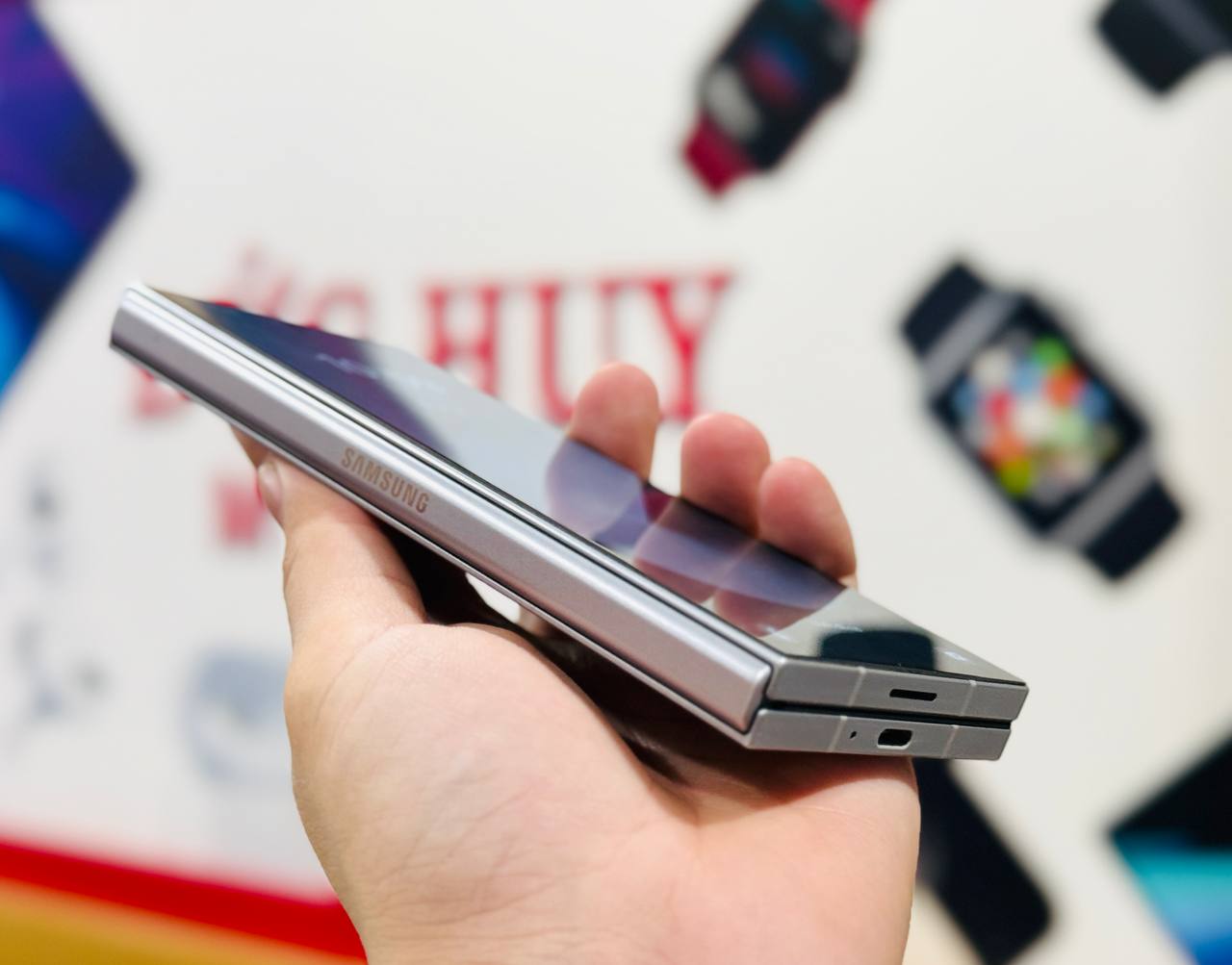 Samsung Galaxy Z Fold 6 cũ có thiết kế gập sang trọng