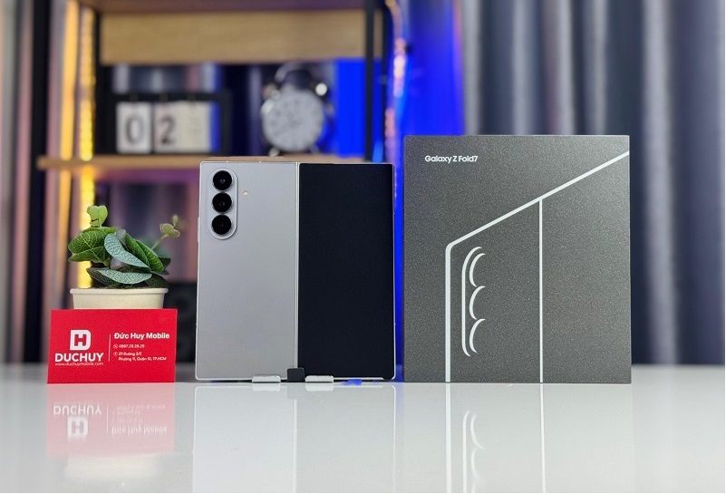 Đập hộp Samsung Galaxy Z Fold 7 