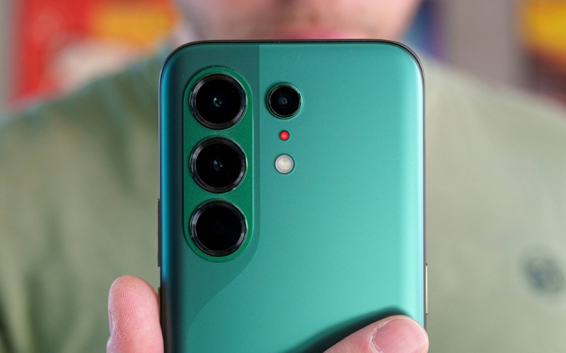 Bộ đôi camera 50 MP OIS quay 4K siêu nét