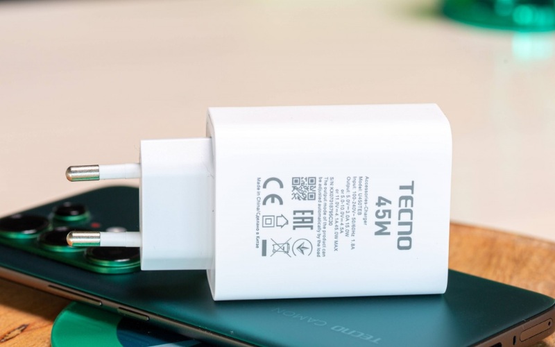 Pin 6500 mAh và sạc 45W