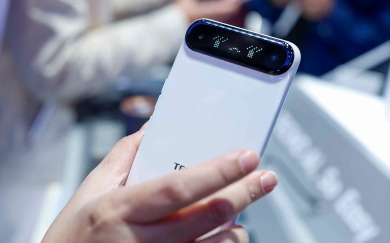 Pin 6,150 mAh dung lượng cao