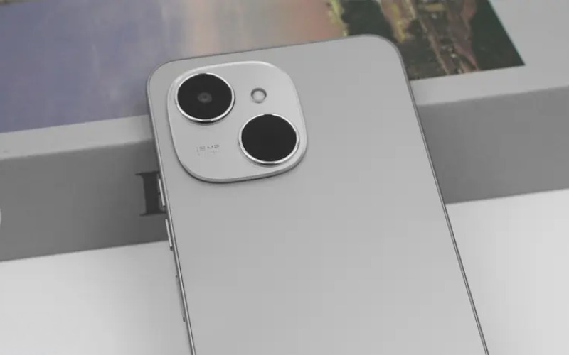 Camera đủ dùng với cảm biến 13MP khẩu độ lớn